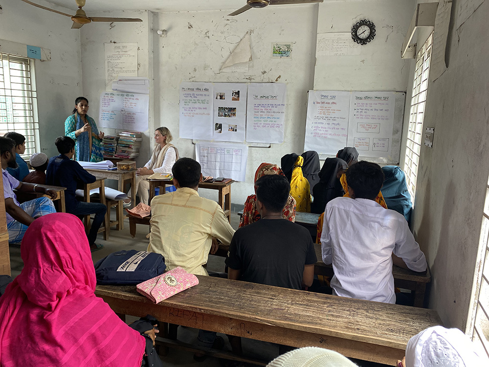 Speaking to youth ahead of a factory-based access-to-decent-work-for-youth programme in Bangladesh